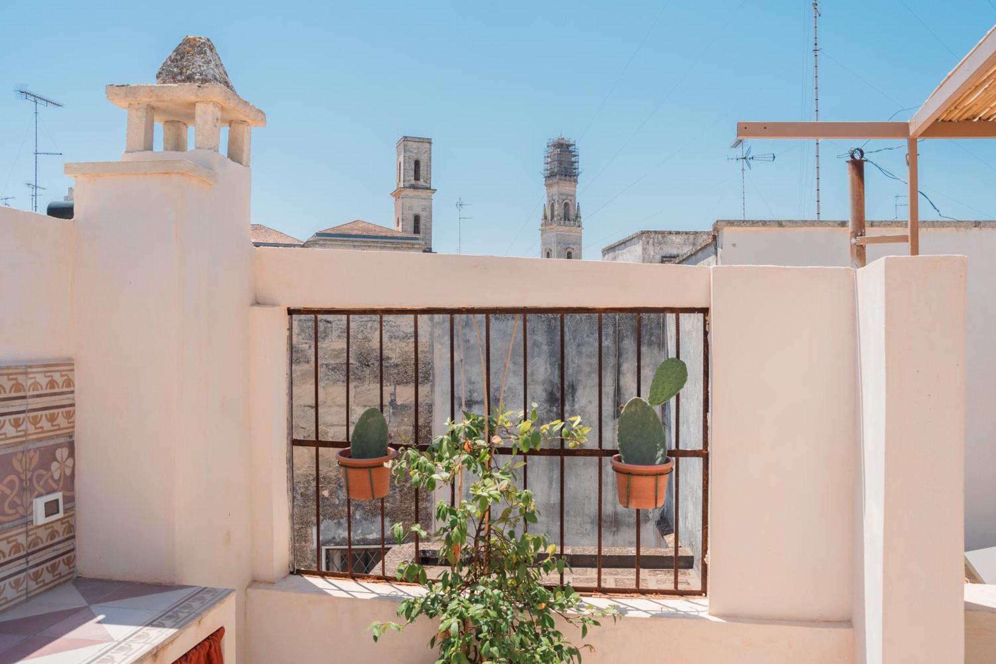 Lotus Apartment & Rooftop By Residence Colibri Lecce Exteriör bild